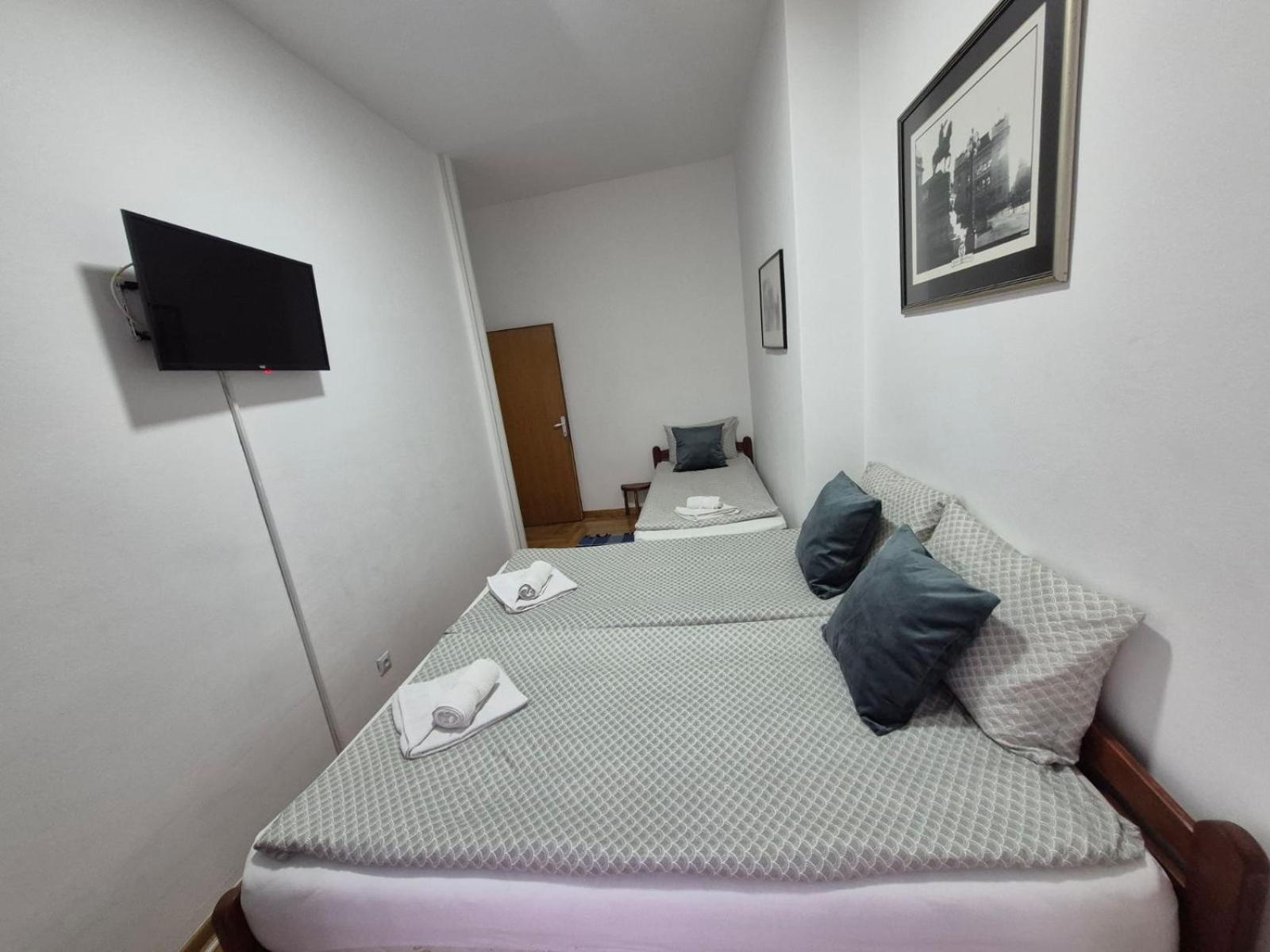 Authentic Belgrade Centre Apartments For Large Groups, Republic Square - Up To 47 People In 5 Apartments Номер фото
