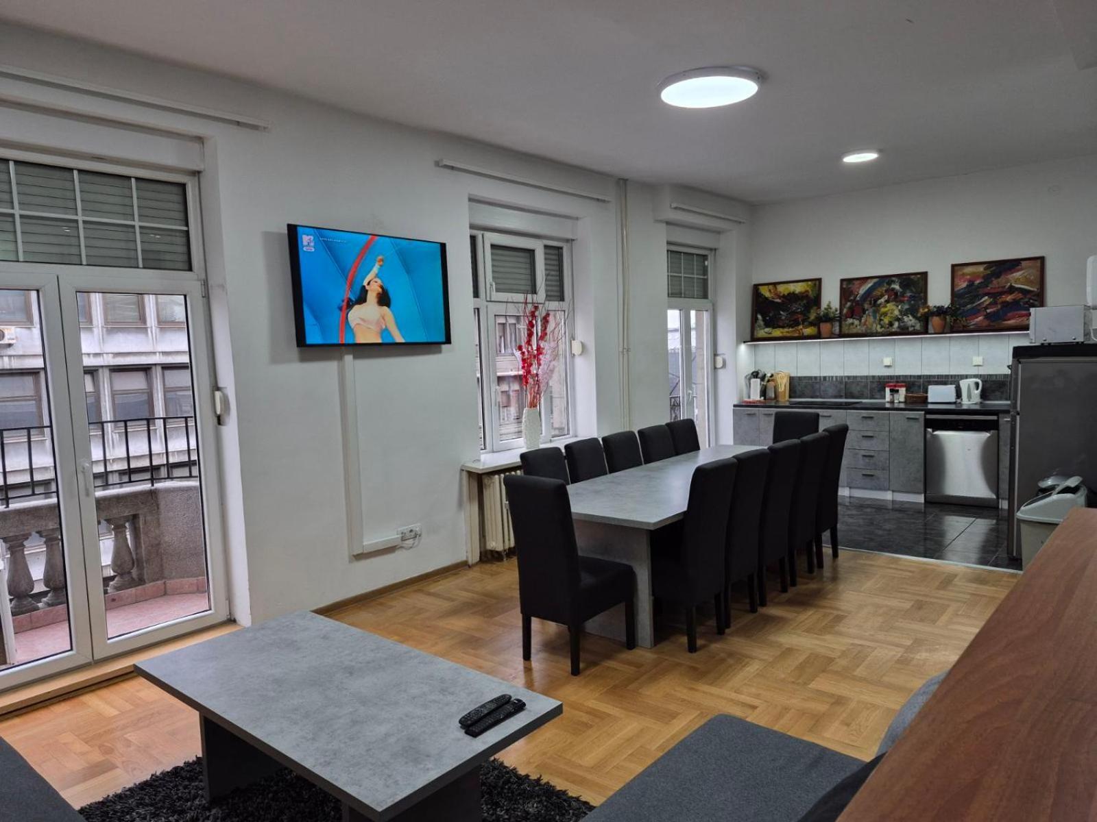 Authentic Belgrade Centre Apartments For Large Groups, Republic Square - Up To 47 People In 5 Apartments Номер фото