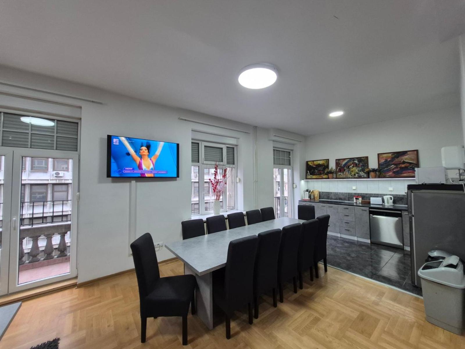 Authentic Belgrade Centre Apartments For Large Groups, Republic Square - Up To 47 People In 5 Apartments Номер фото