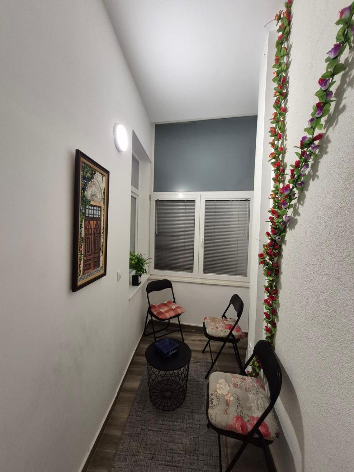 Authentic Belgrade Centre Apartments For Large Groups, Republic Square - Up To 47 People In 5 Apartments Номер фото